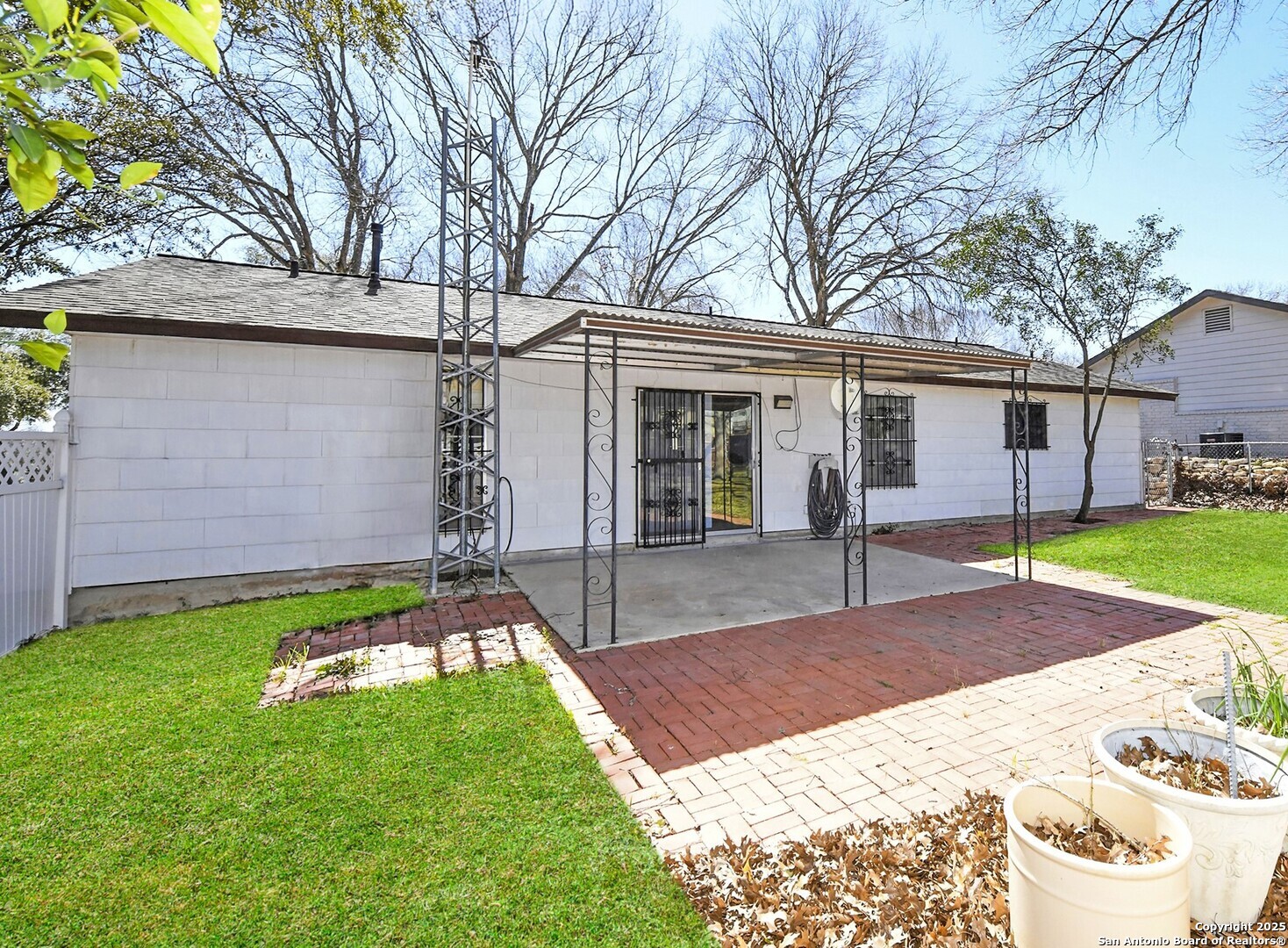 7545 Leafy Hollow