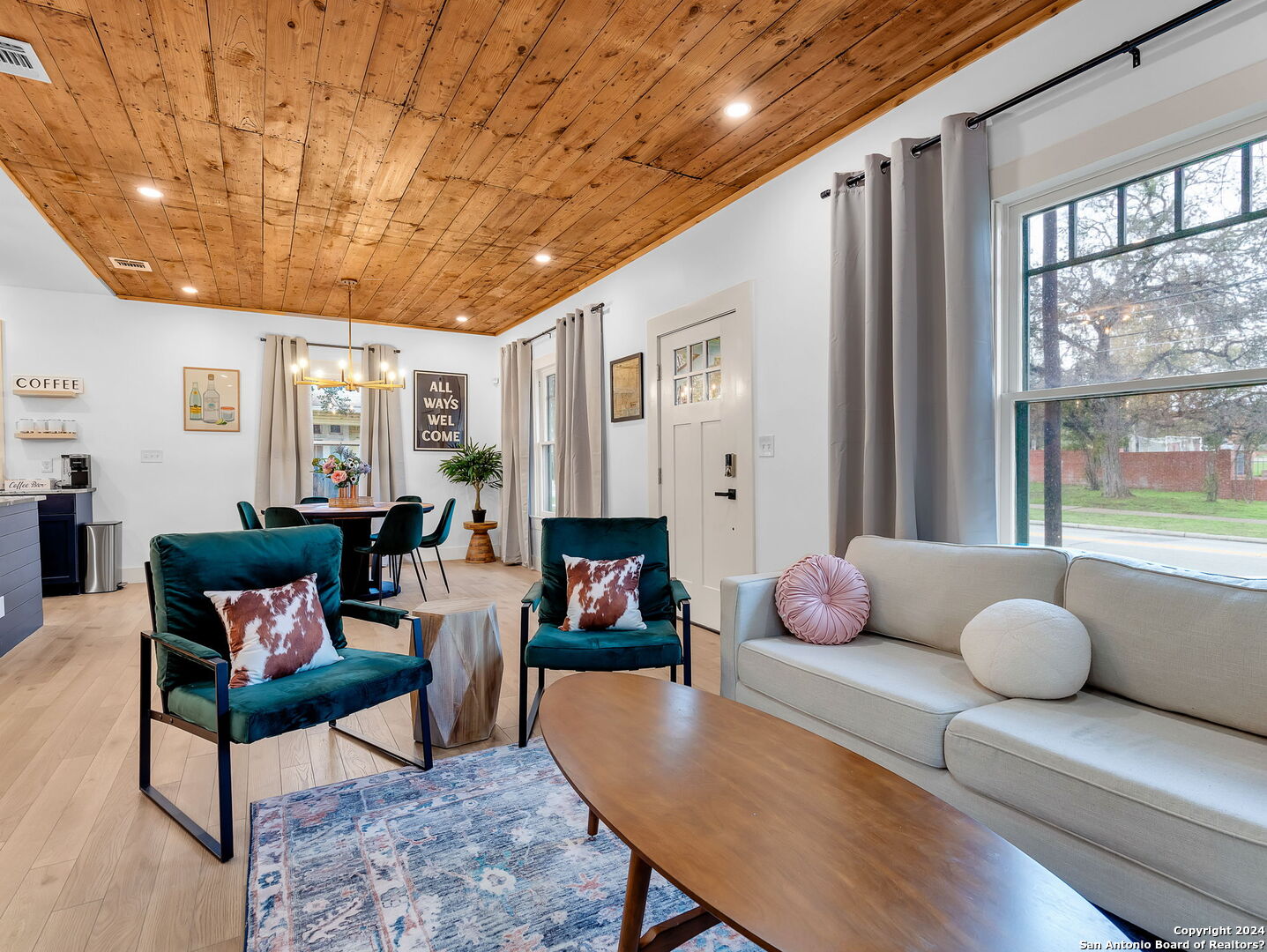 508 E Mulberry