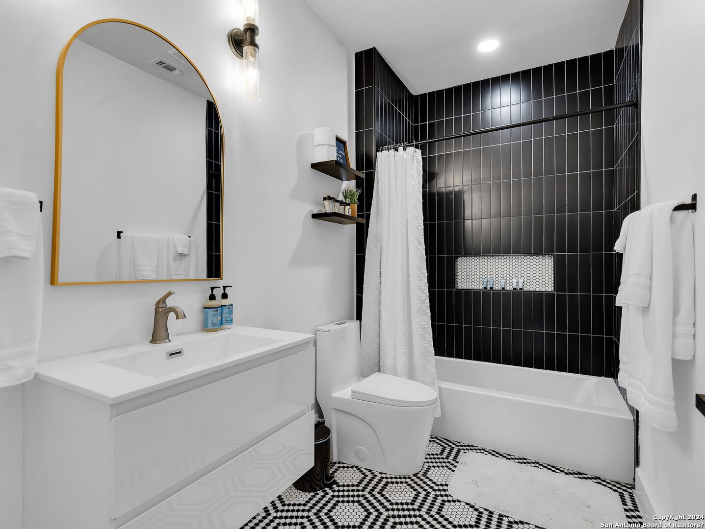 508 E Mulberry
