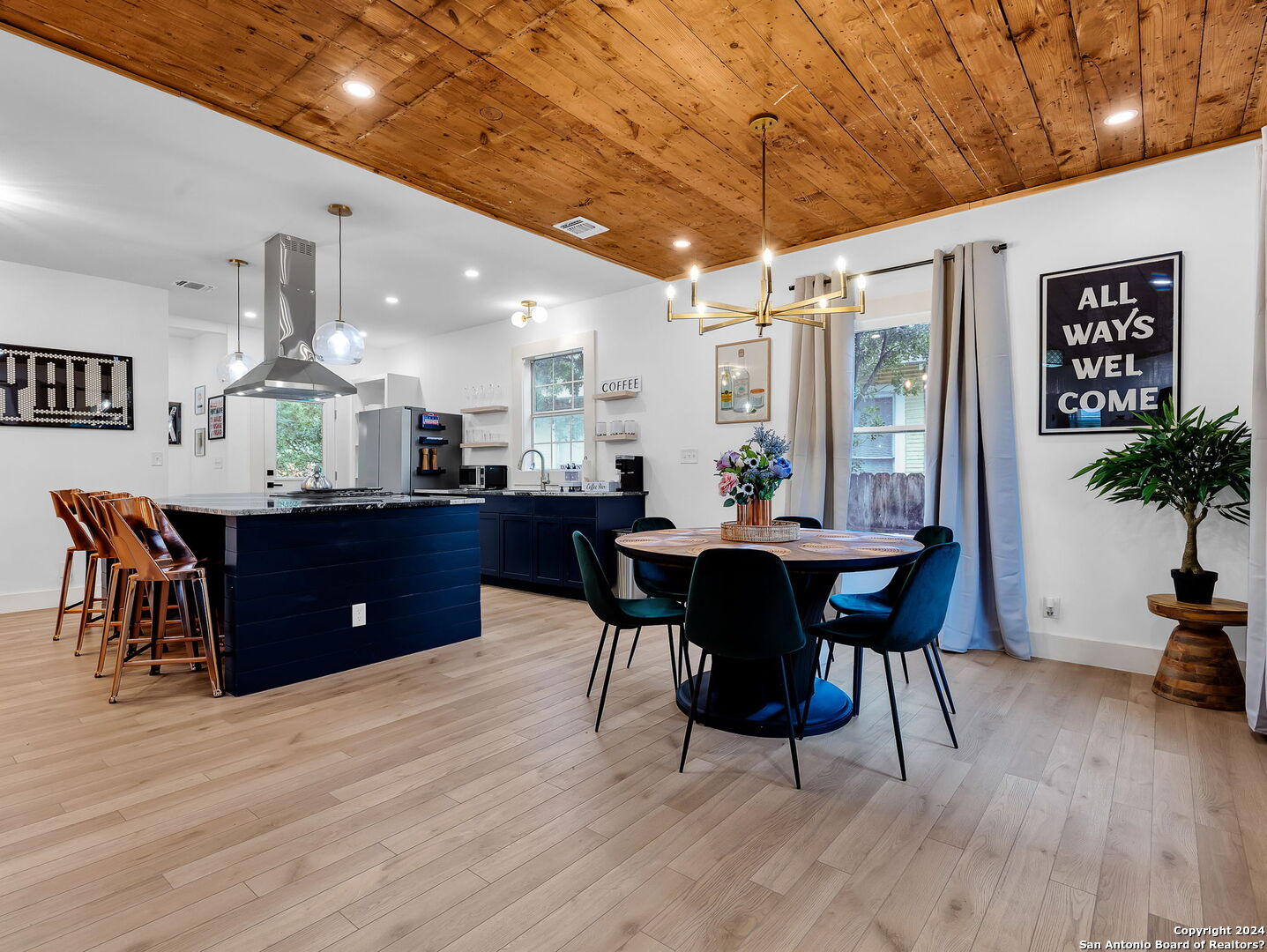 508 E Mulberry