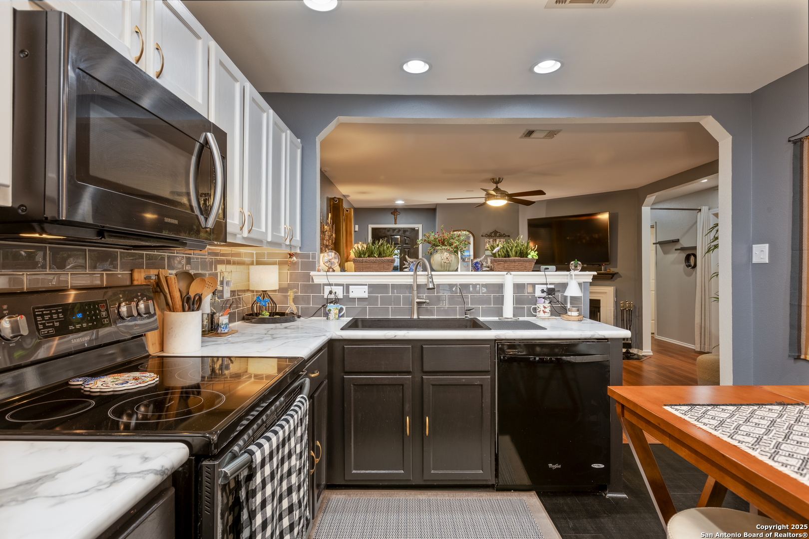 6258 Cypress Cir