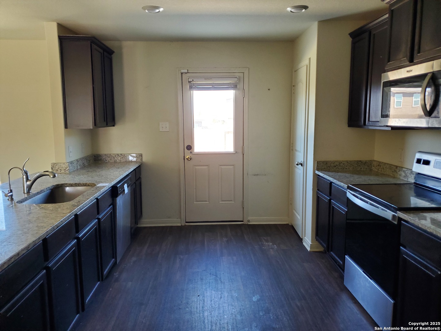 3819 Leighton Harbor