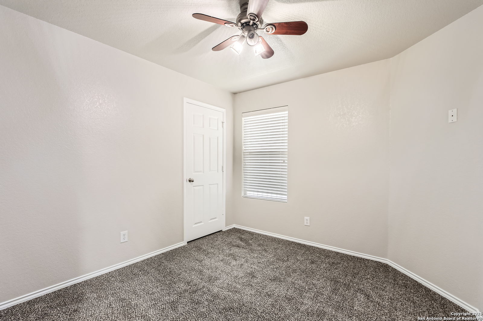 3747 Hideaway Grn