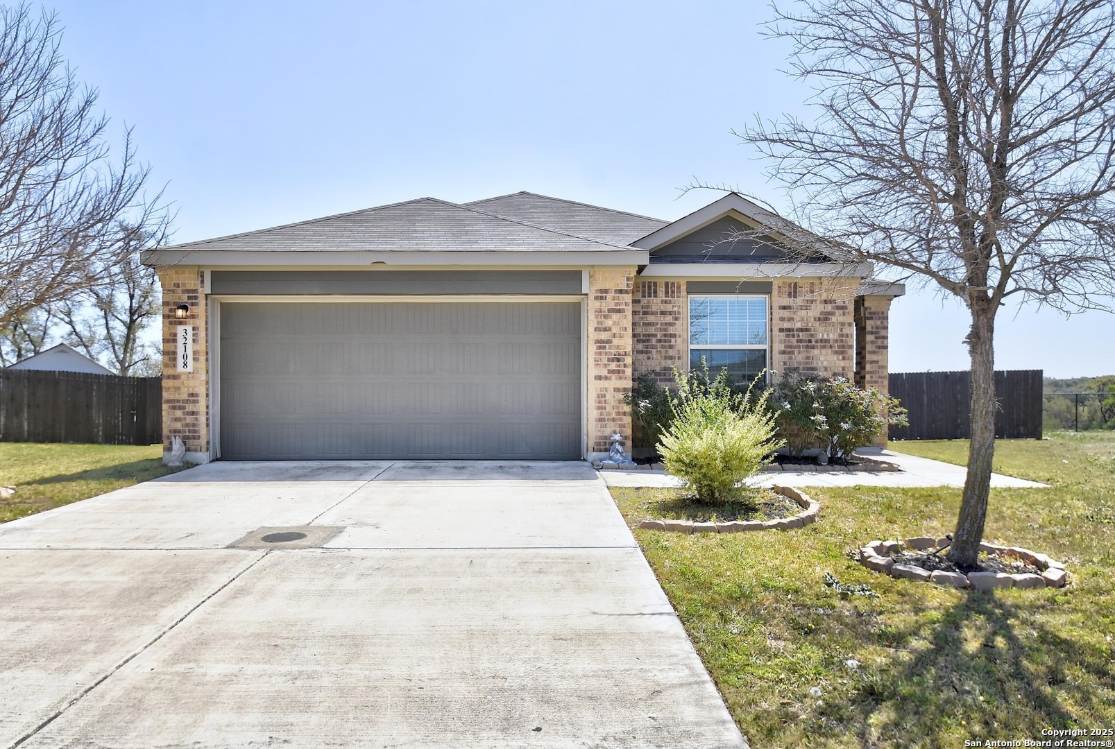 32108 Macey Oak