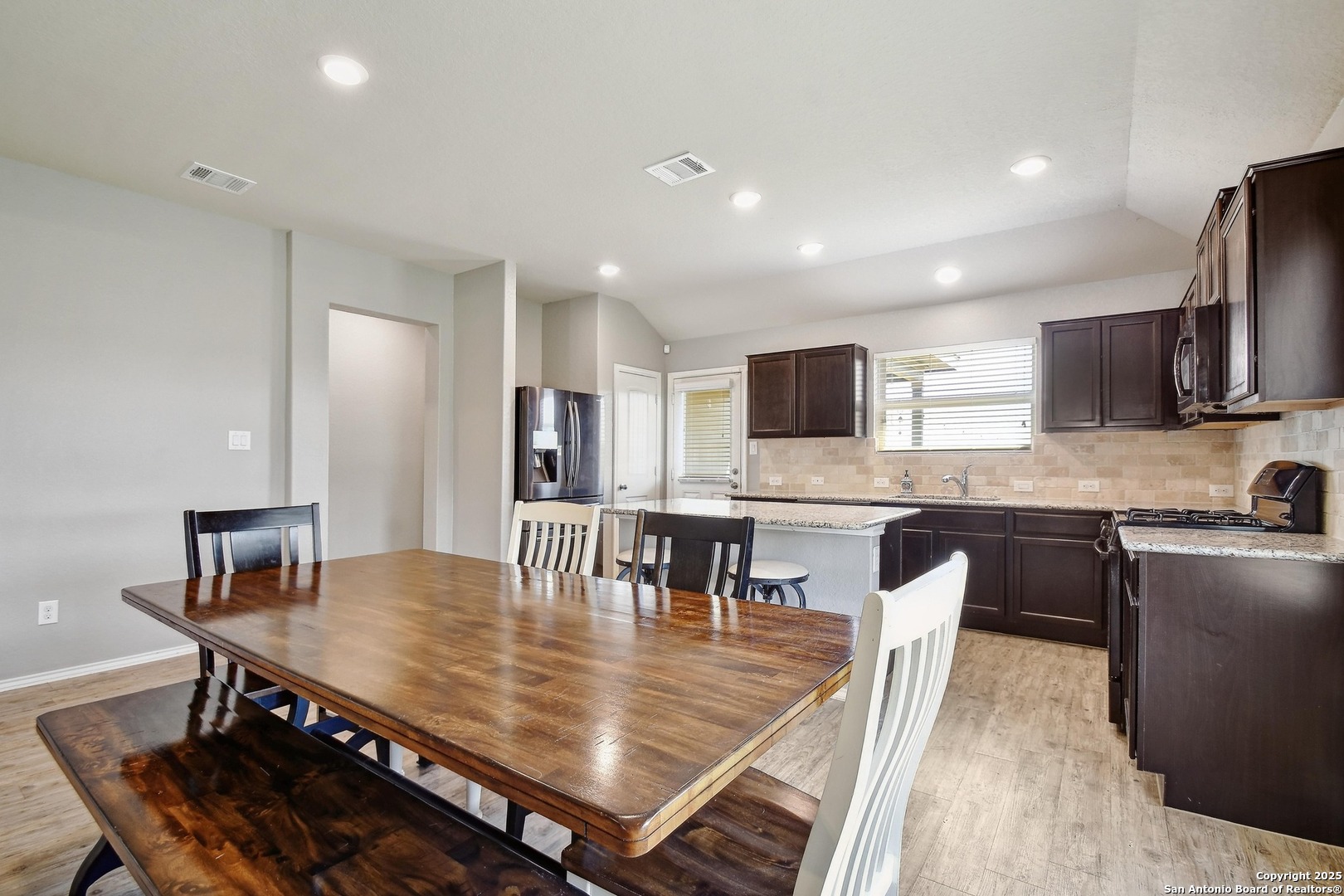 32108 Macey Oak