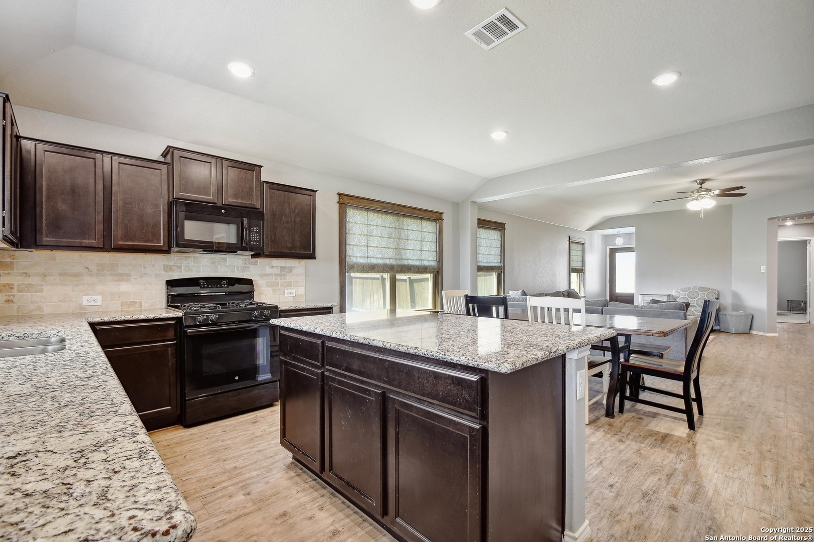 32108 Macey Oak