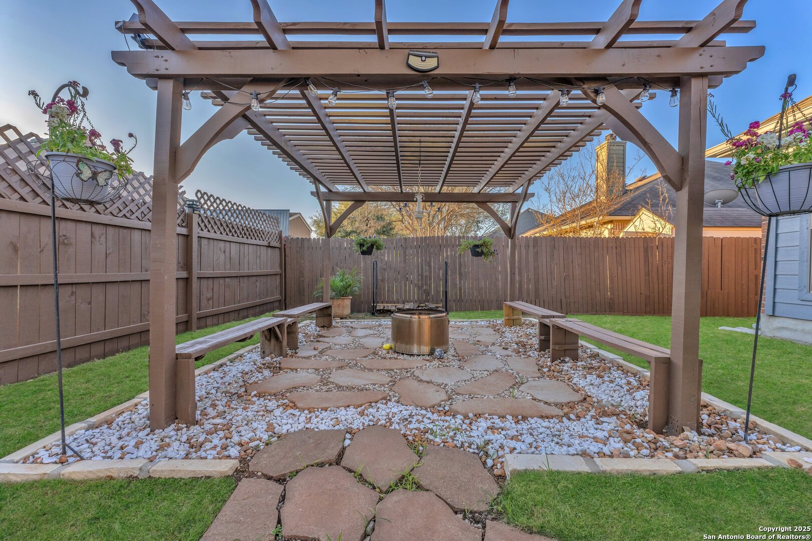 15510 Echo Lane