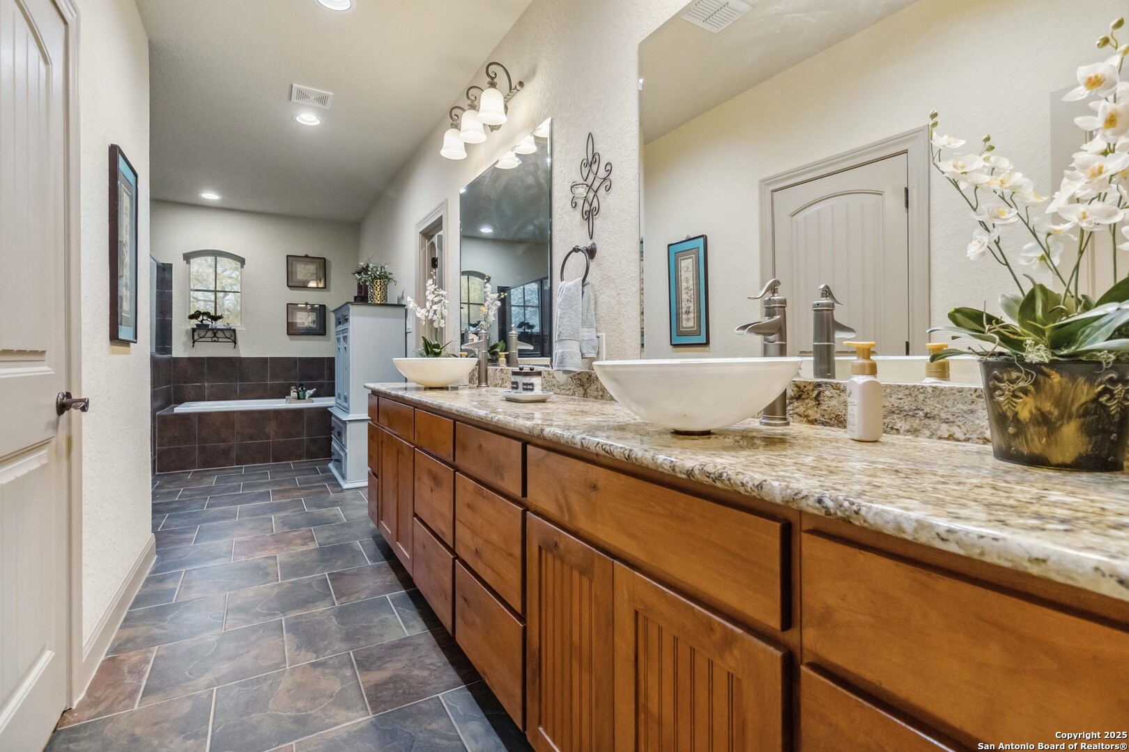 1580 W COUNTY RD 2801 E