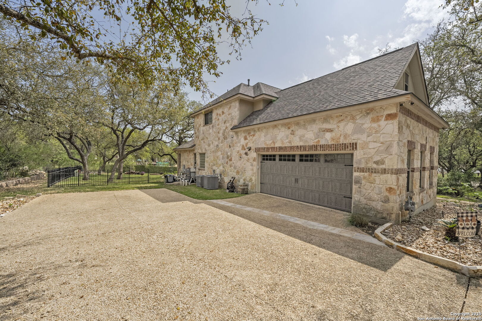 8902 bent brook