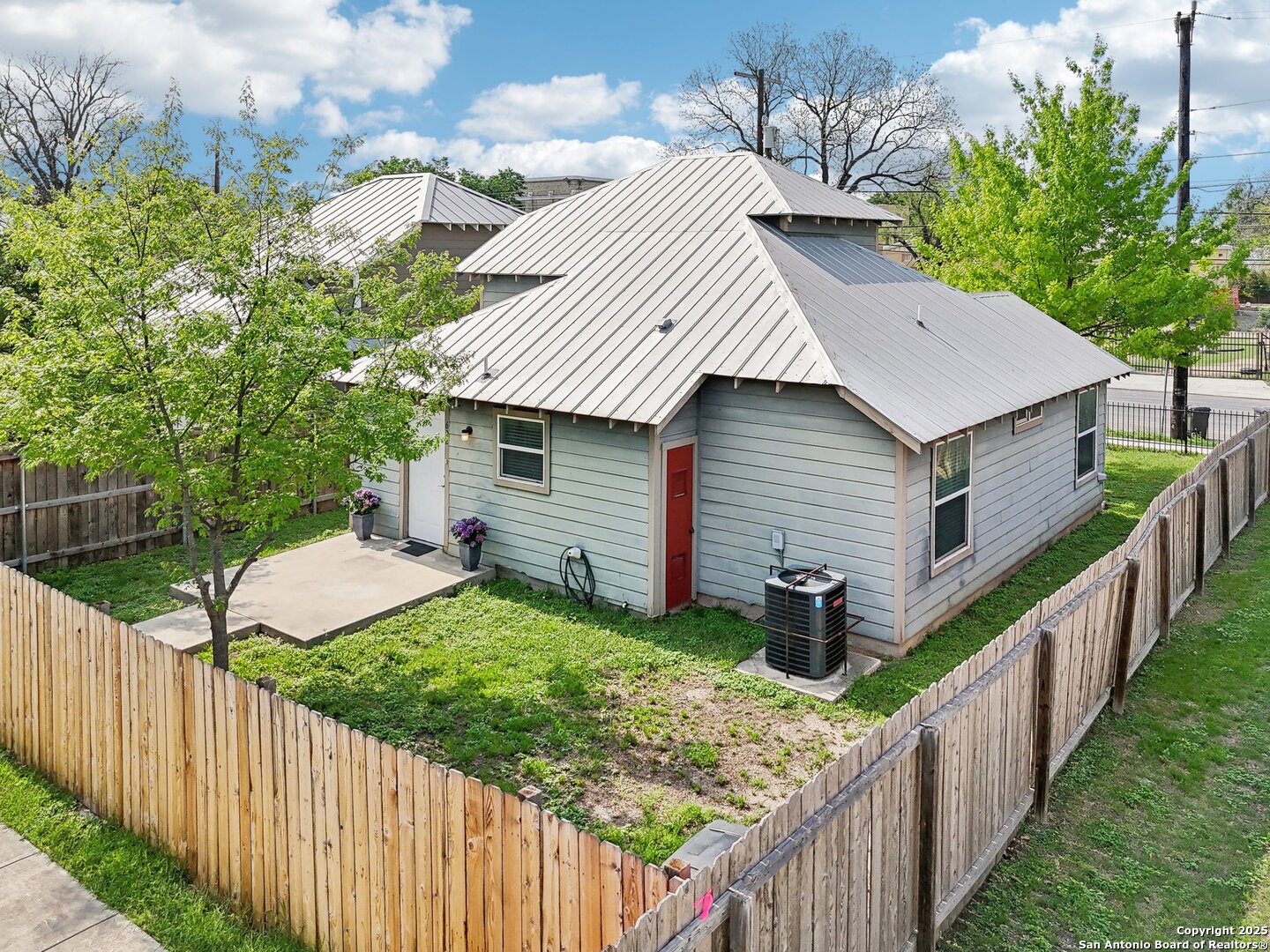 602 W Euclid