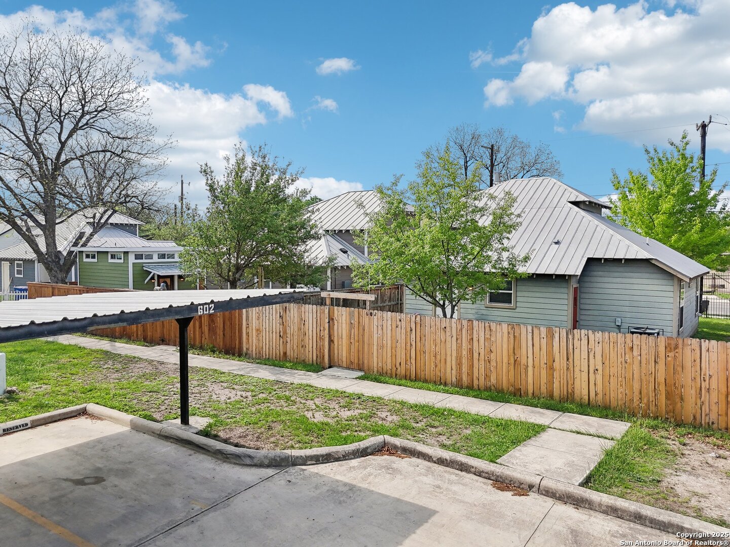 602 W Euclid