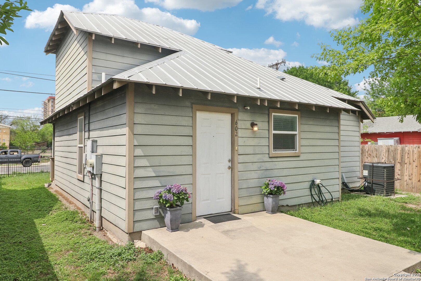 602 W Euclid