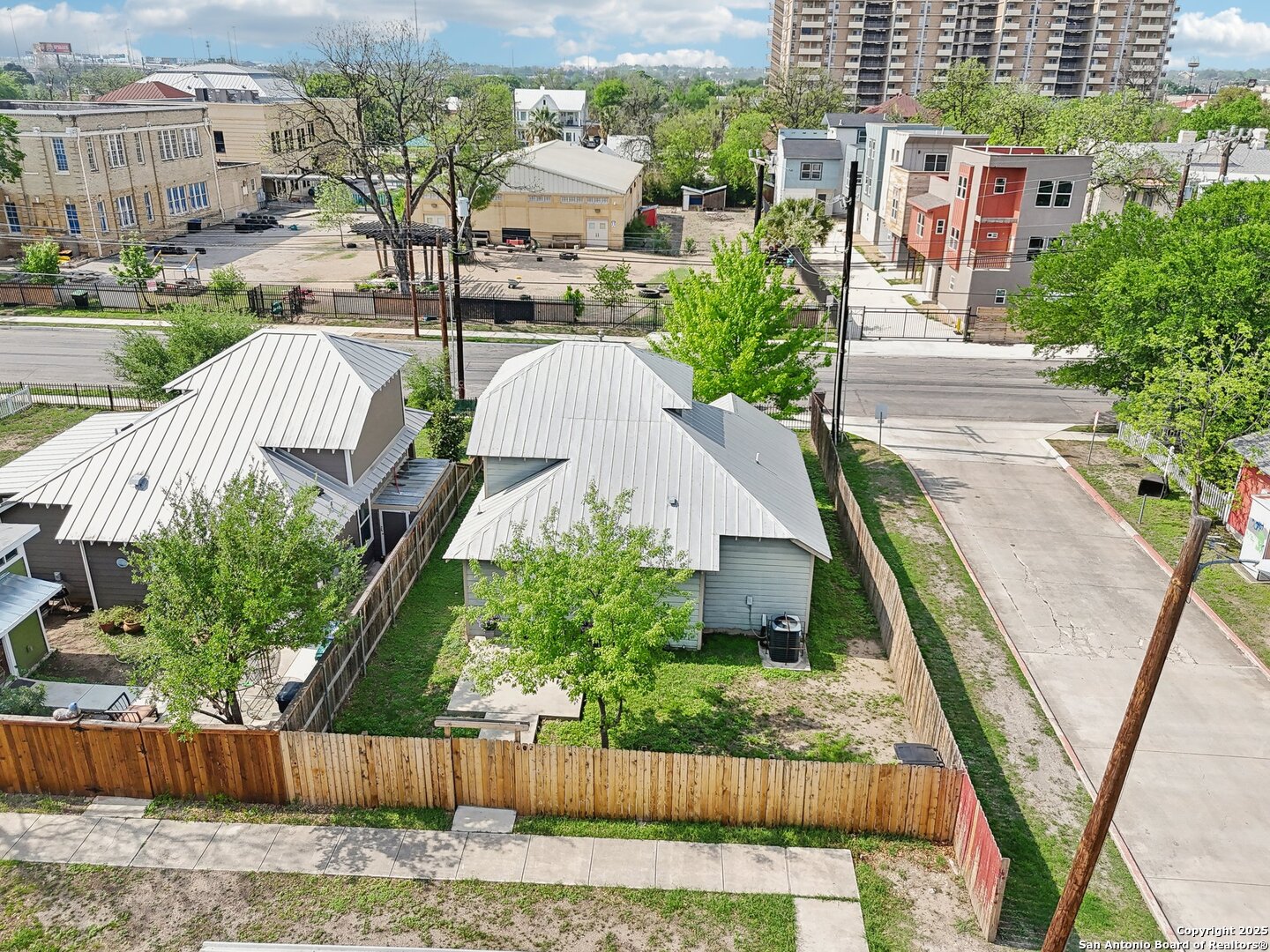 602 W Euclid