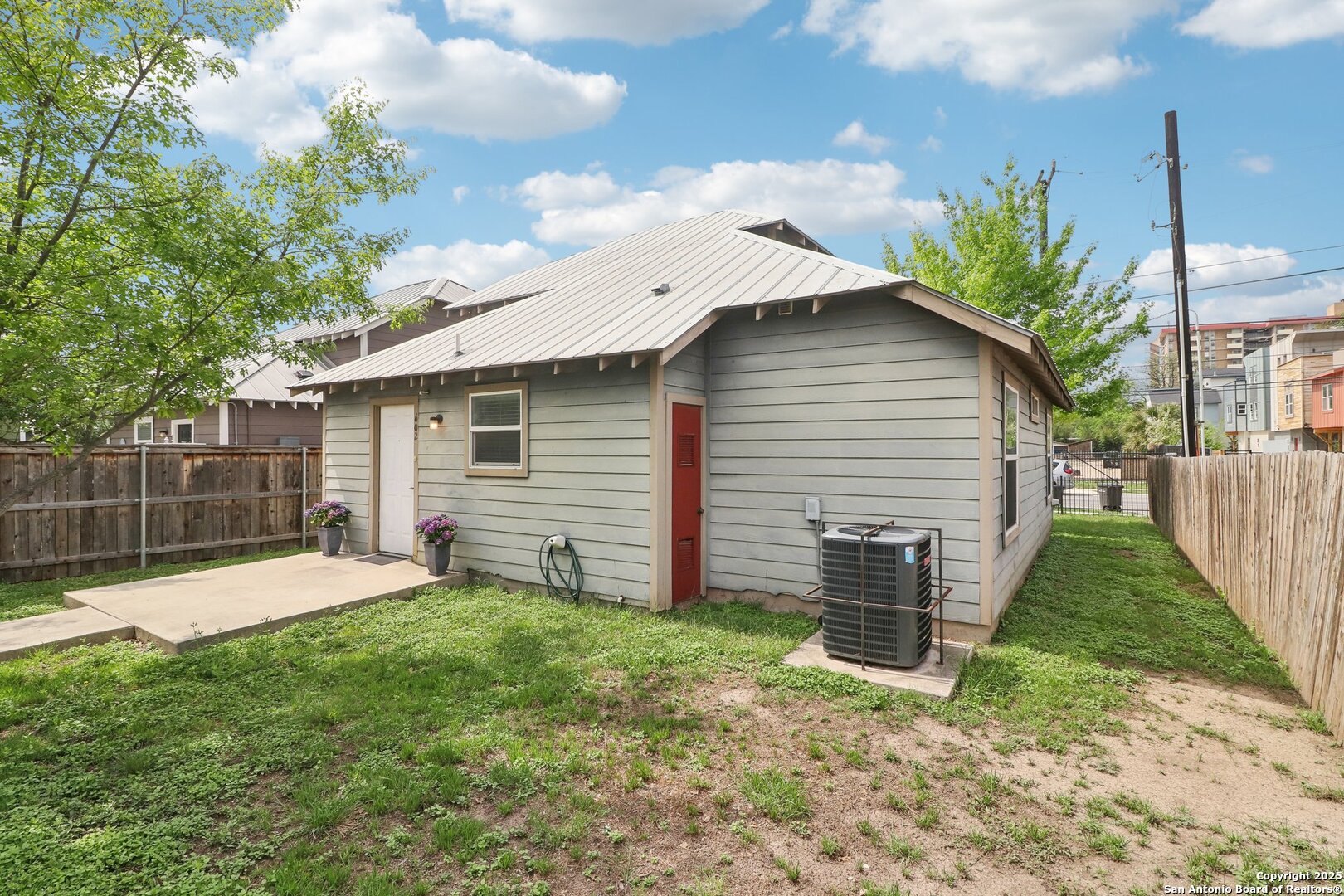 602 W Euclid