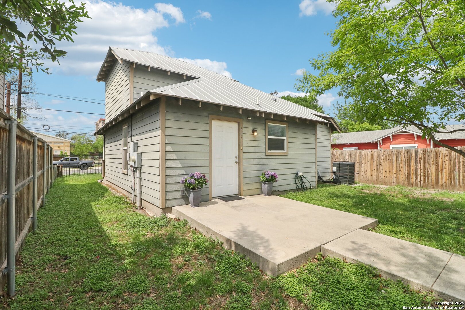602 W Euclid