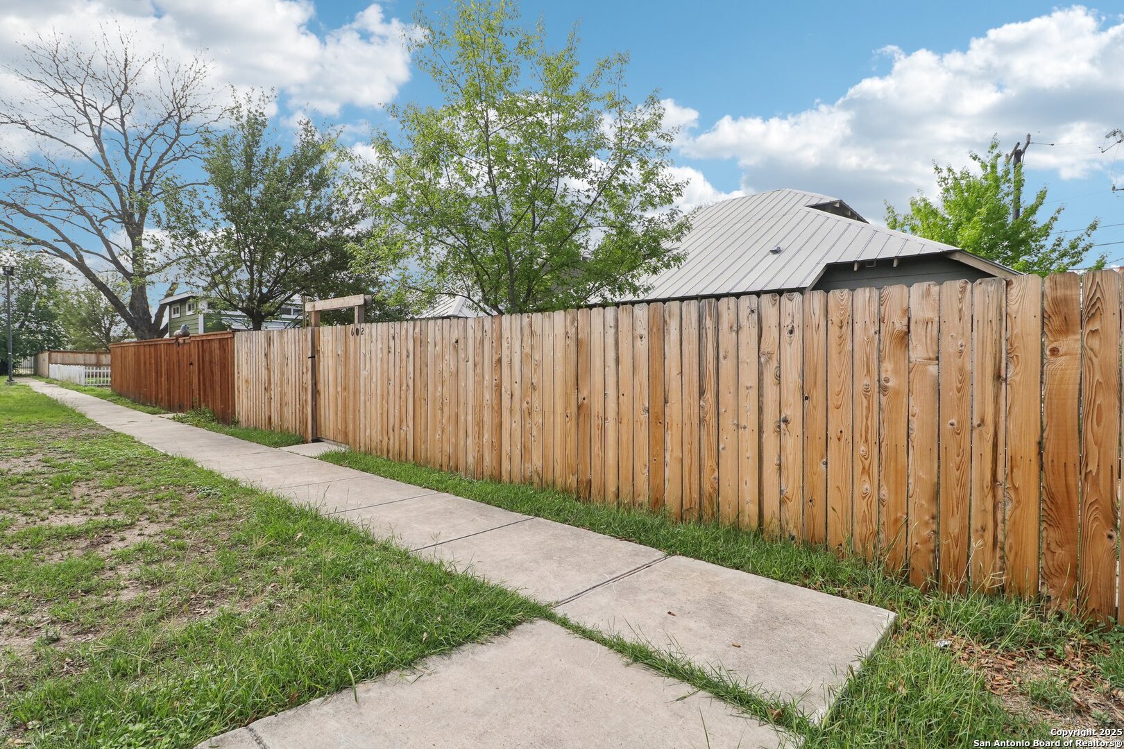 602 W Euclid
