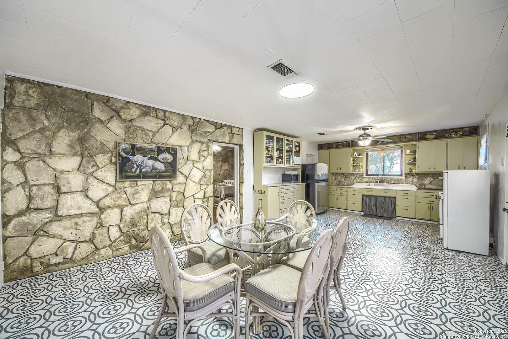 6986 County Road 271