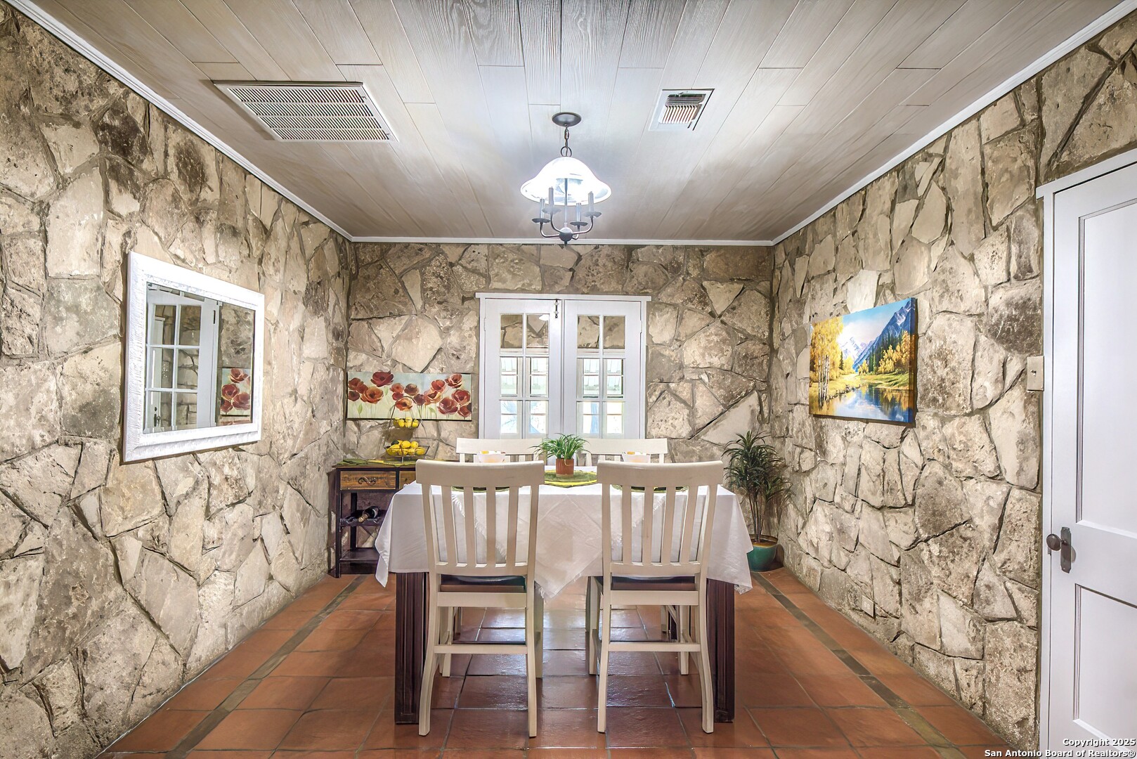 6986 County Road 271