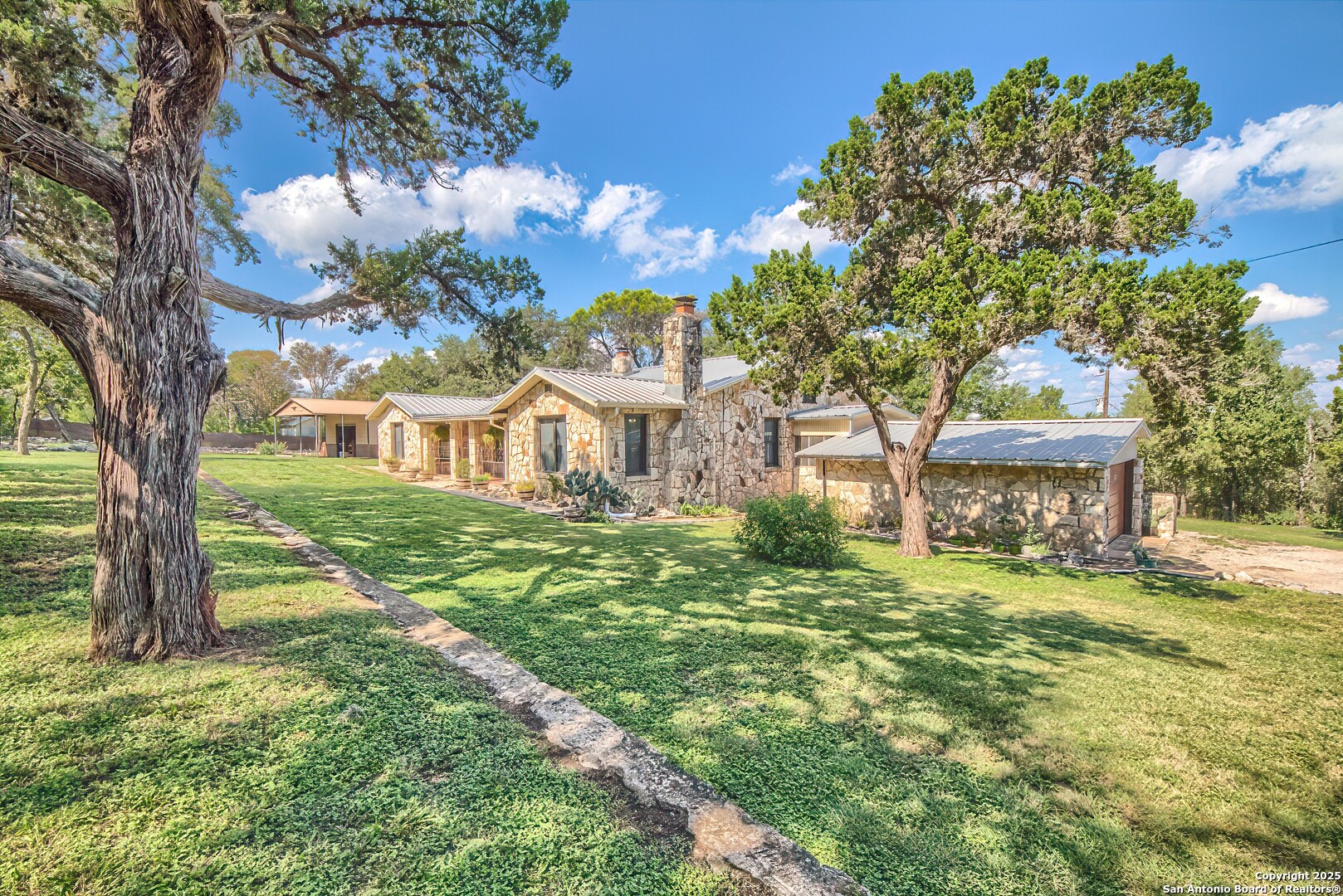 6986 County Road 271