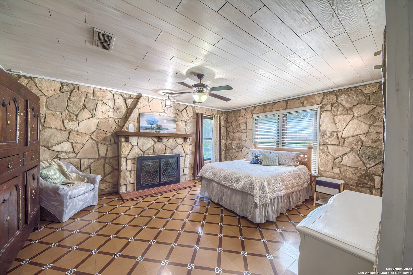 6986 County Road 271