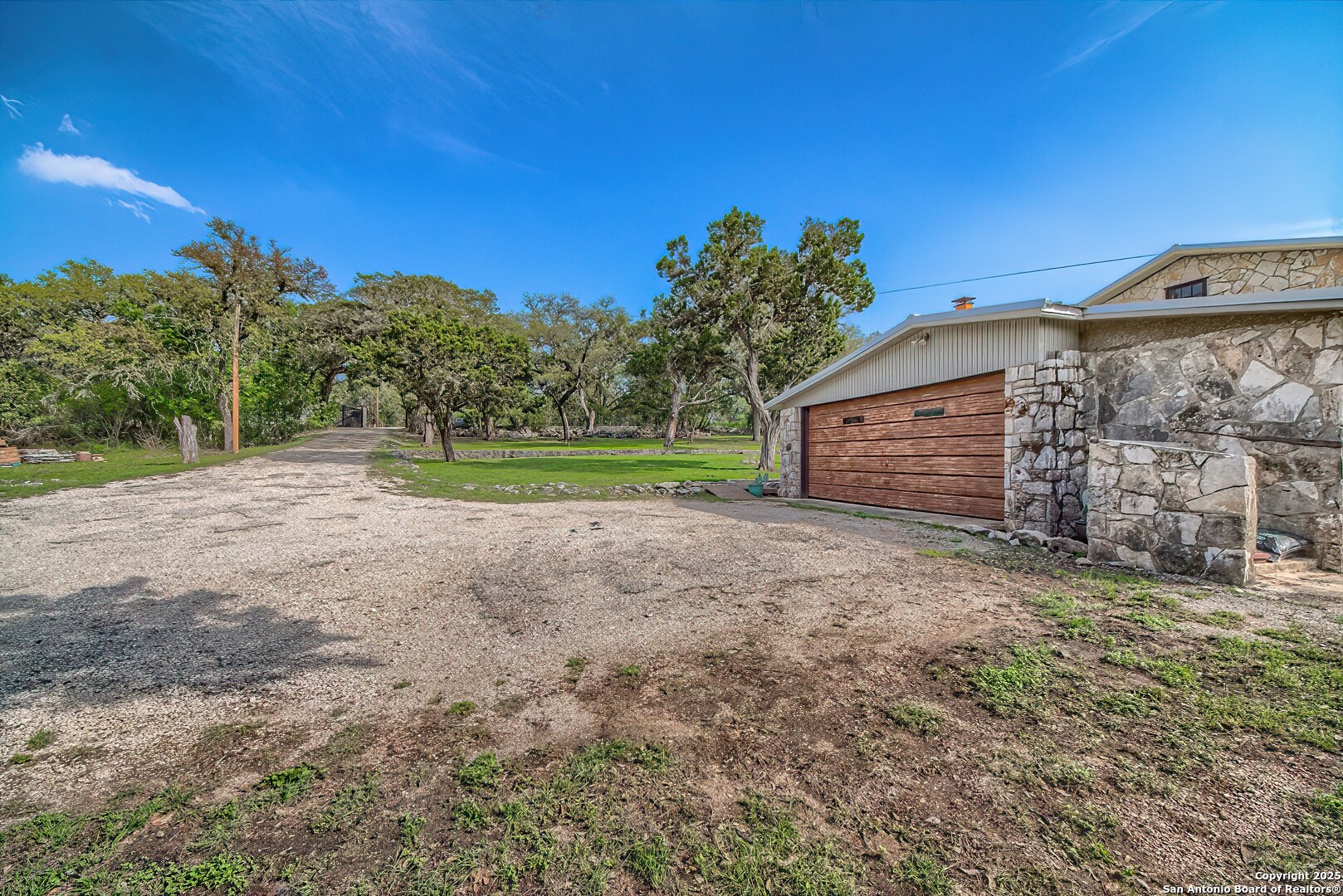 6986 County Road 271