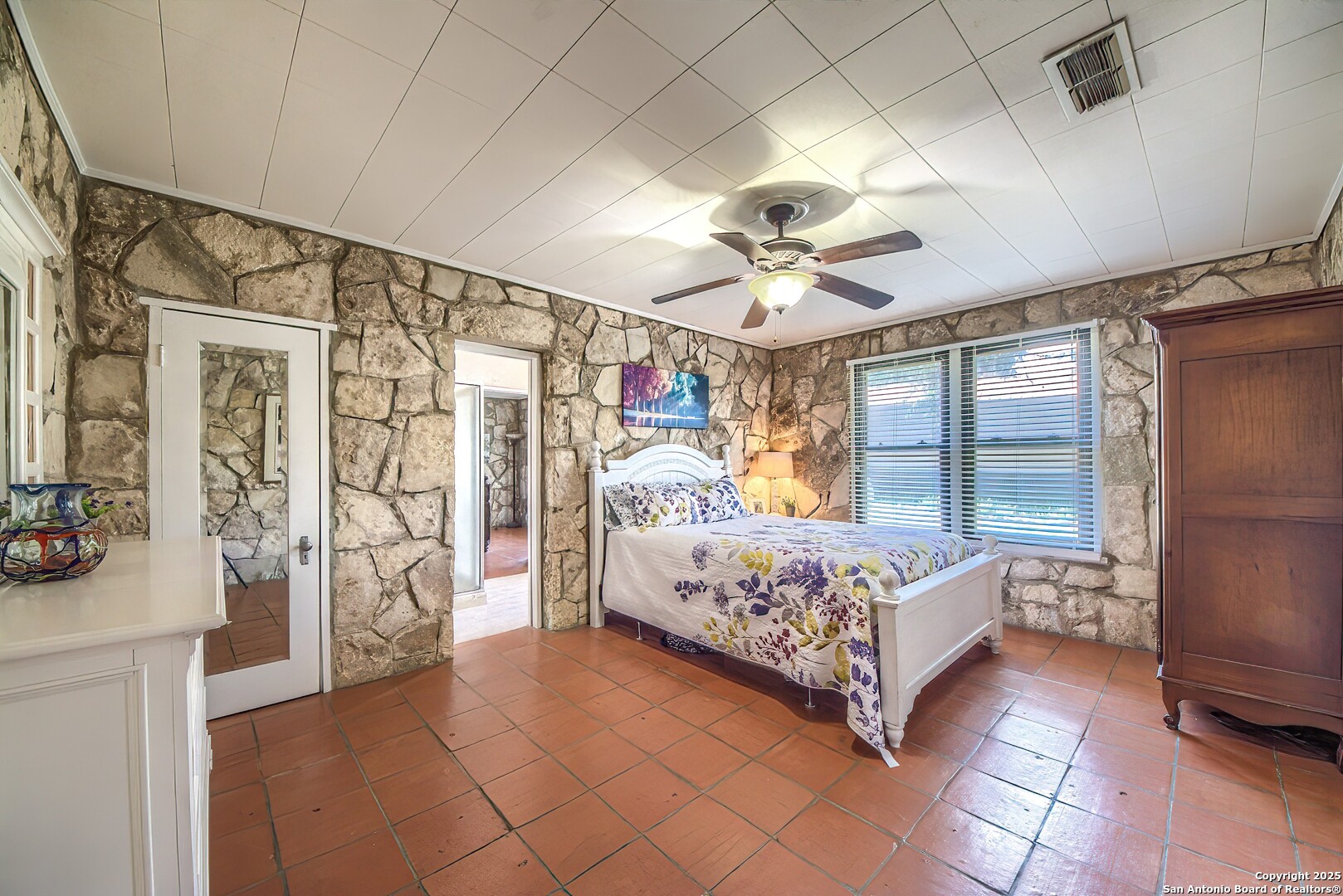 6986 County Road 271