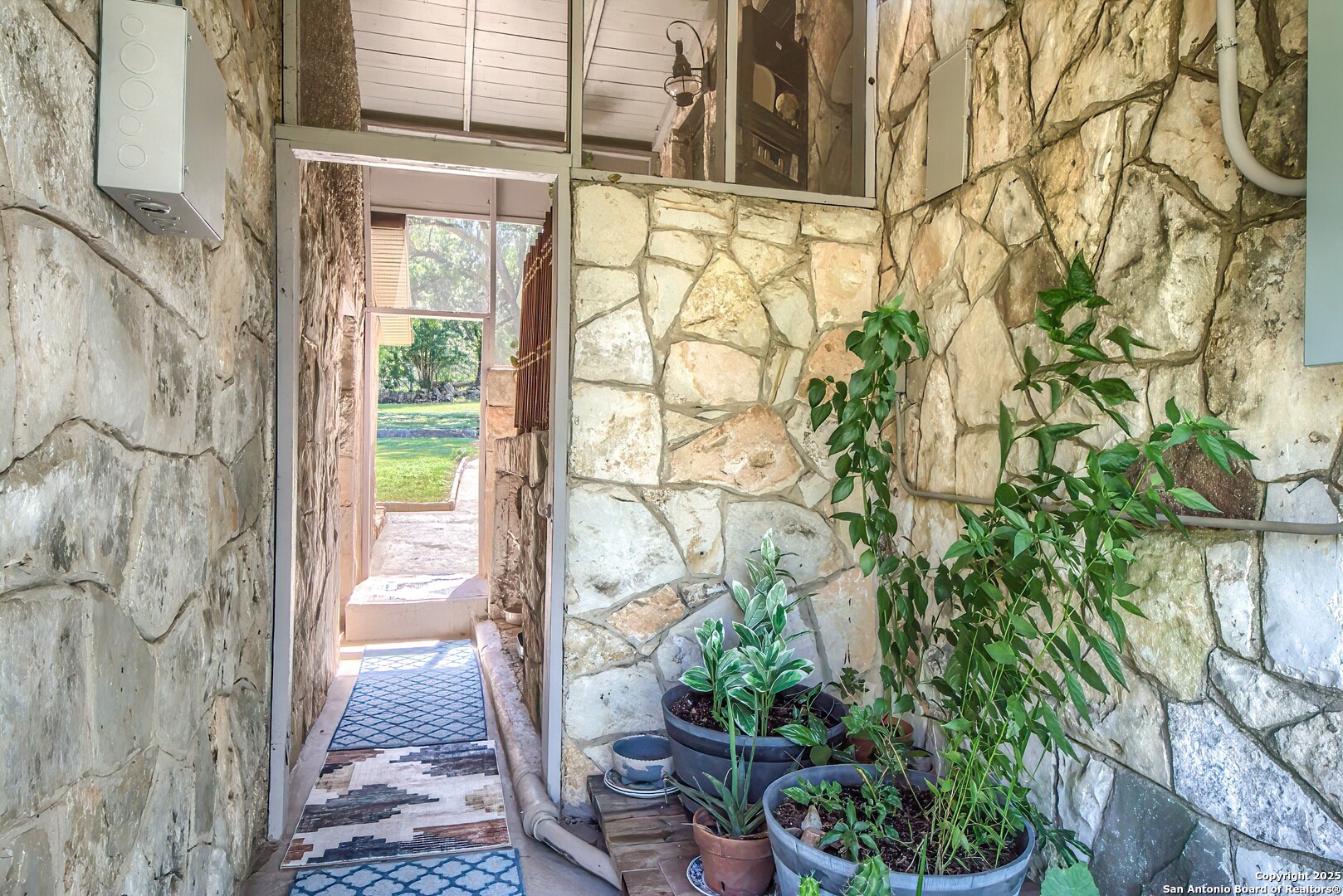 6986 County Road 271