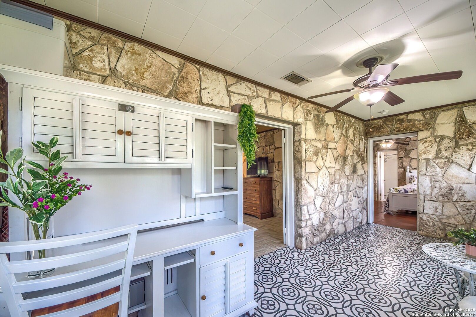 6986 County Road 271