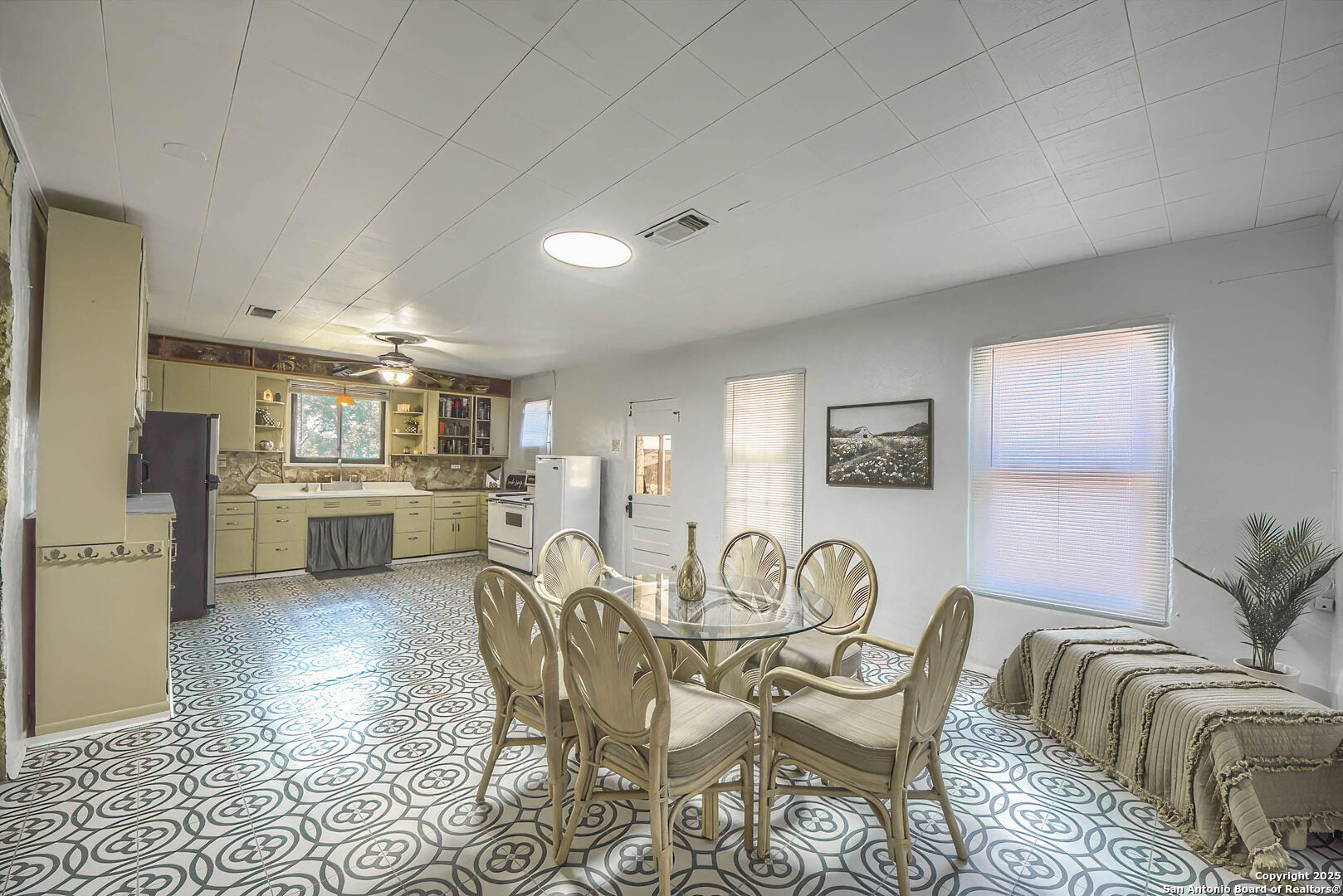 6986 County Road 271