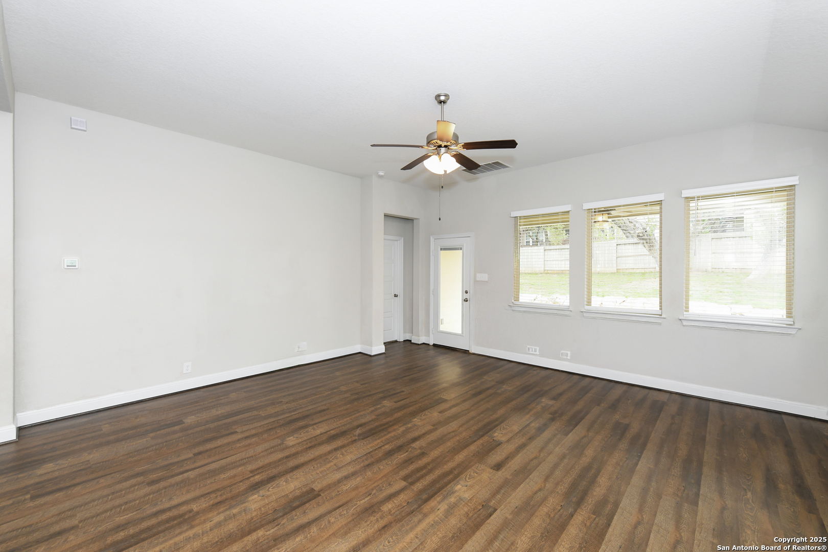 22126 Akin