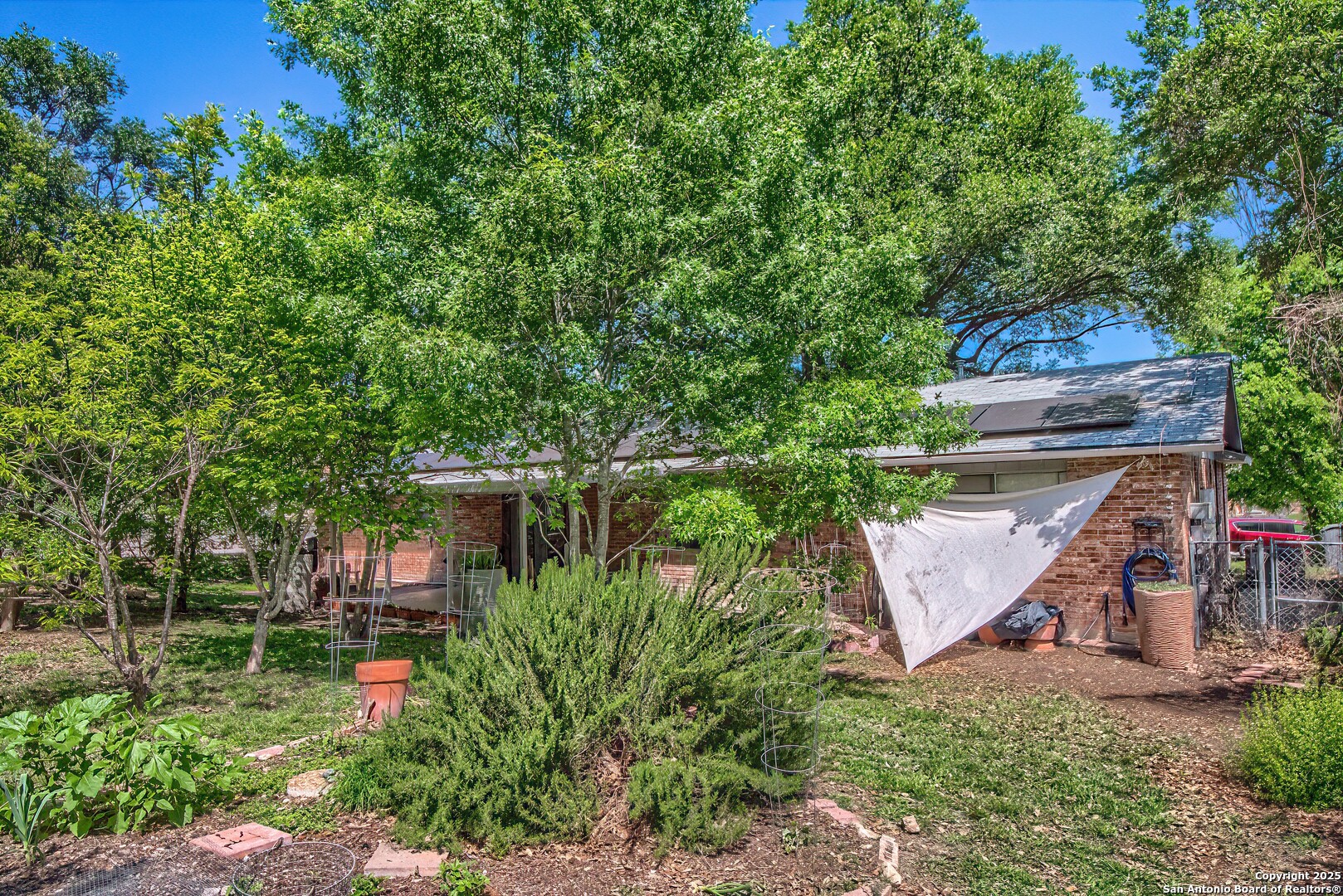 6022 Clearbrook