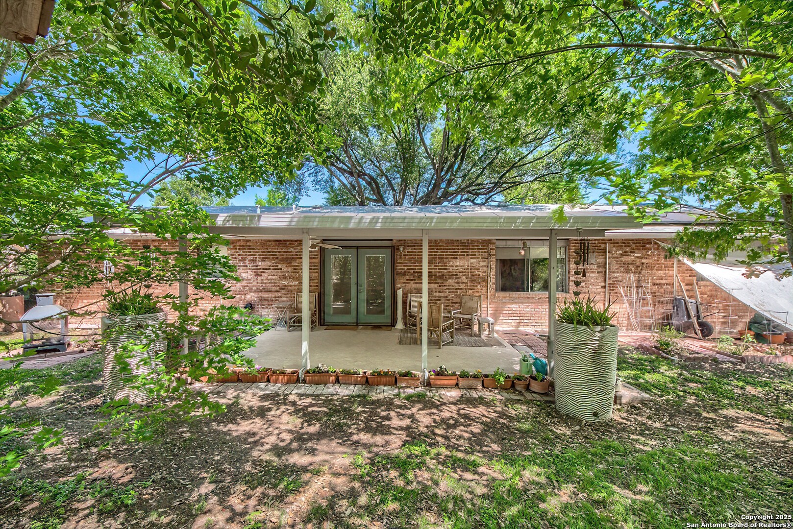 6022 Clearbrook