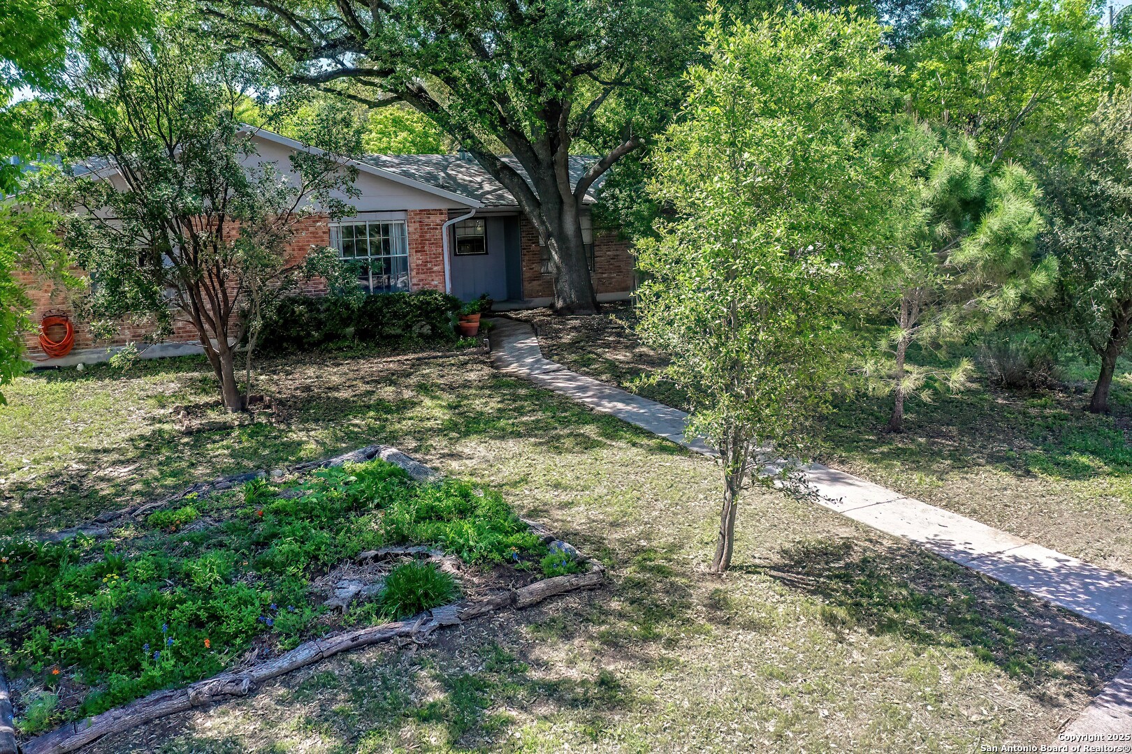 6022 Clearbrook
