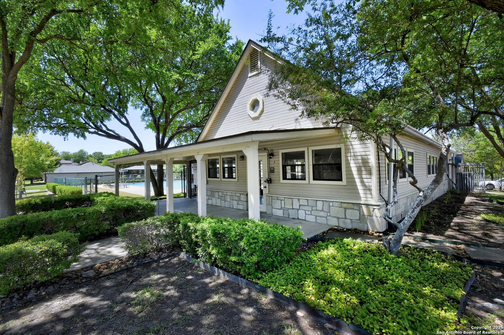 4102 Griffin Oaks