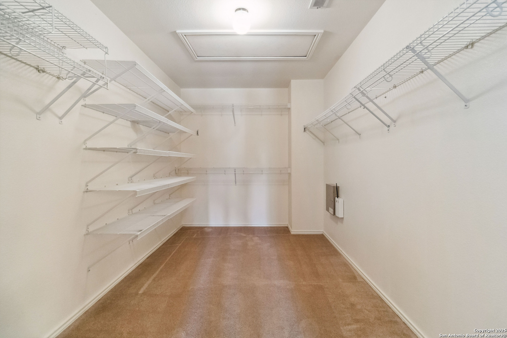 3528 Hamilton Pl