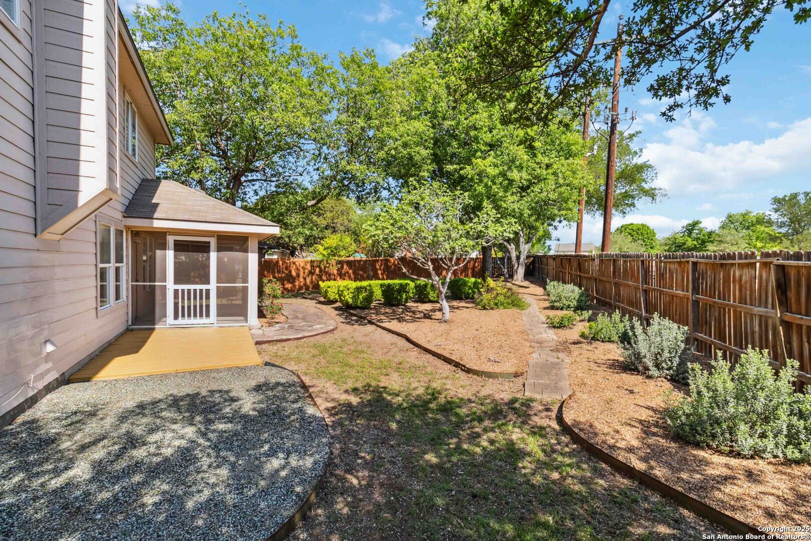 3528 Hamilton Pl