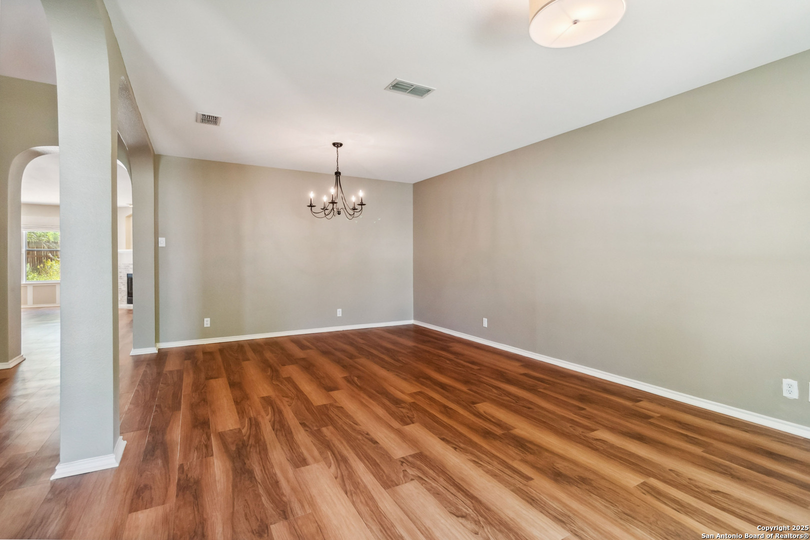 3528 Hamilton Pl
