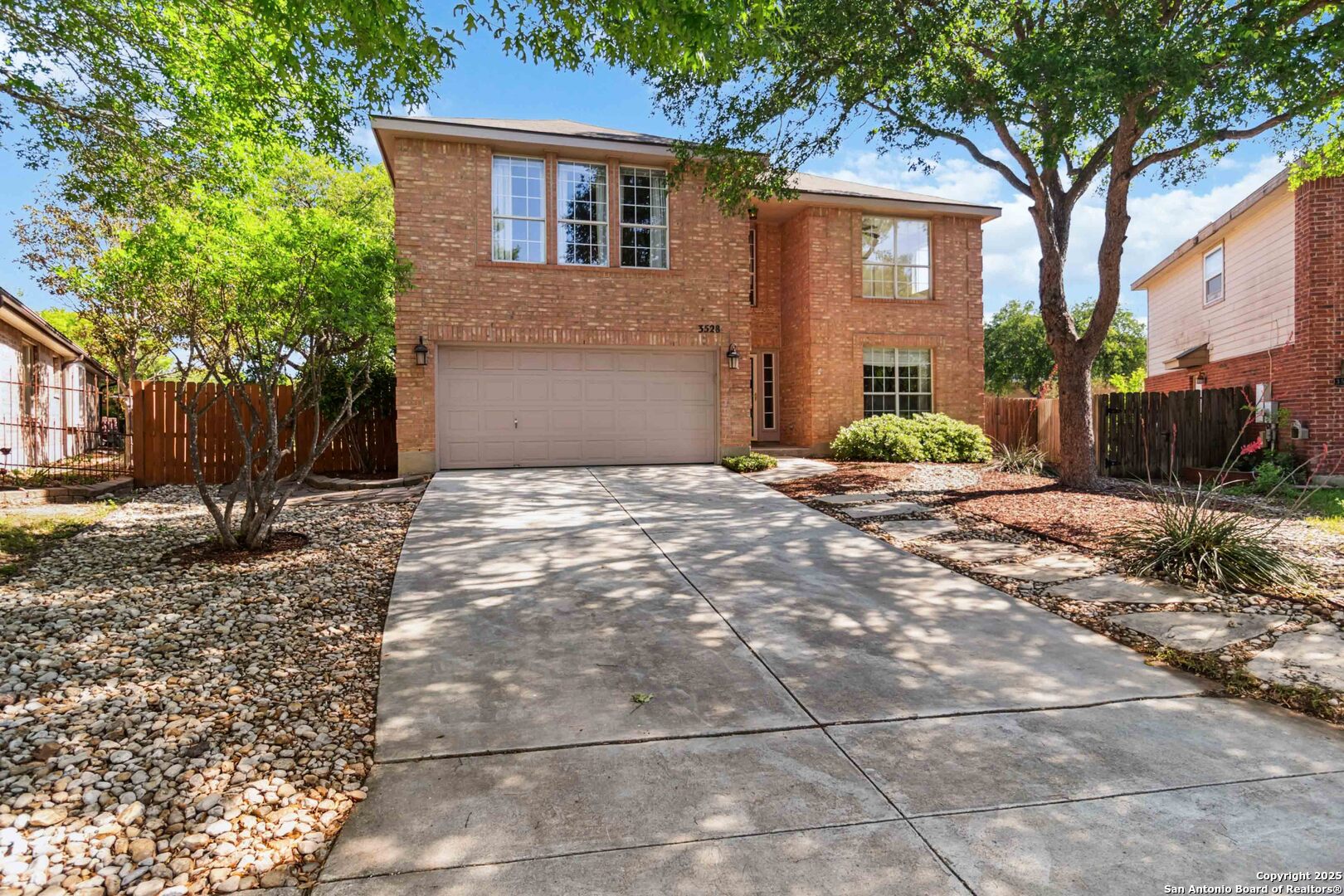 3528 Hamilton Pl