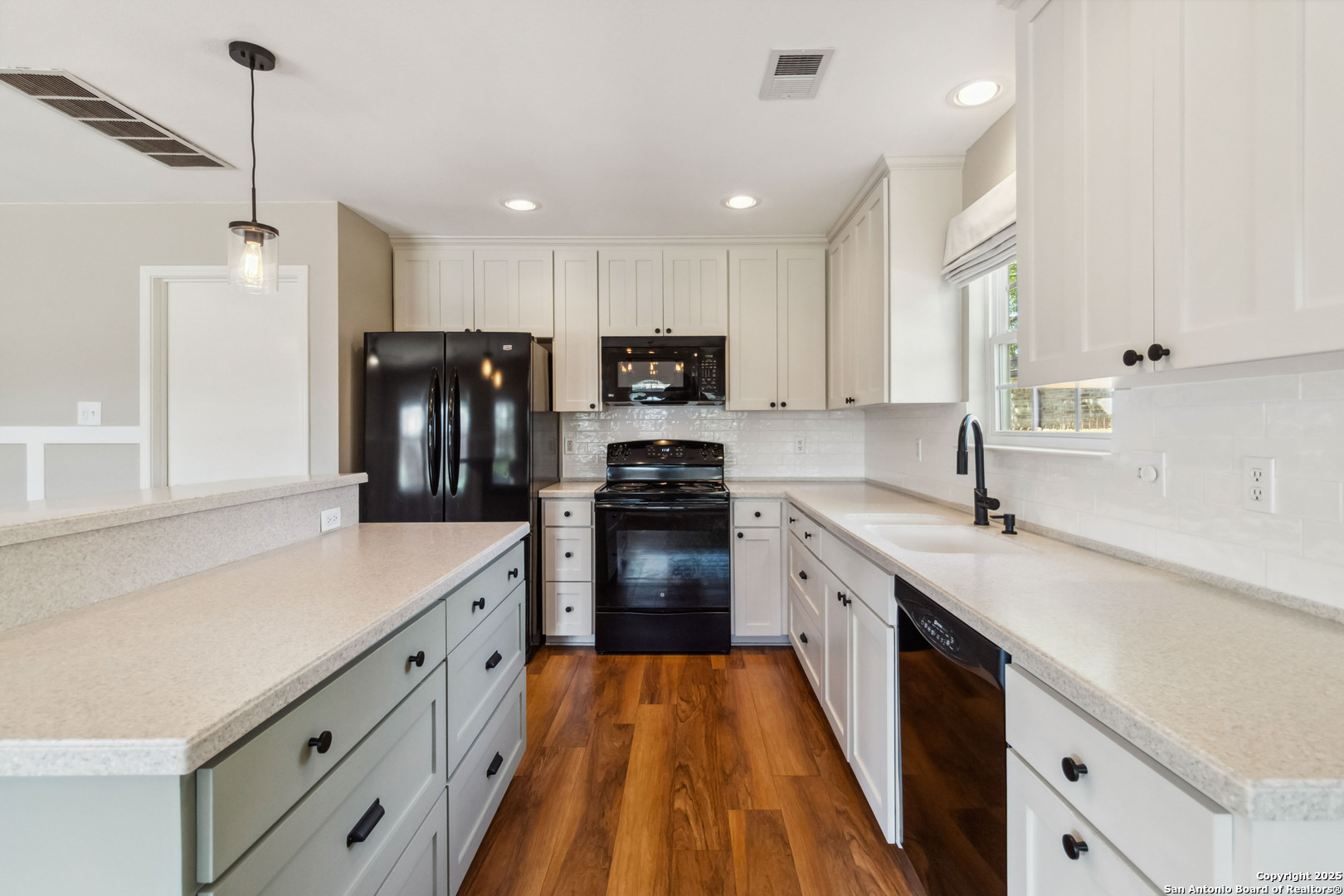3528 Hamilton Pl