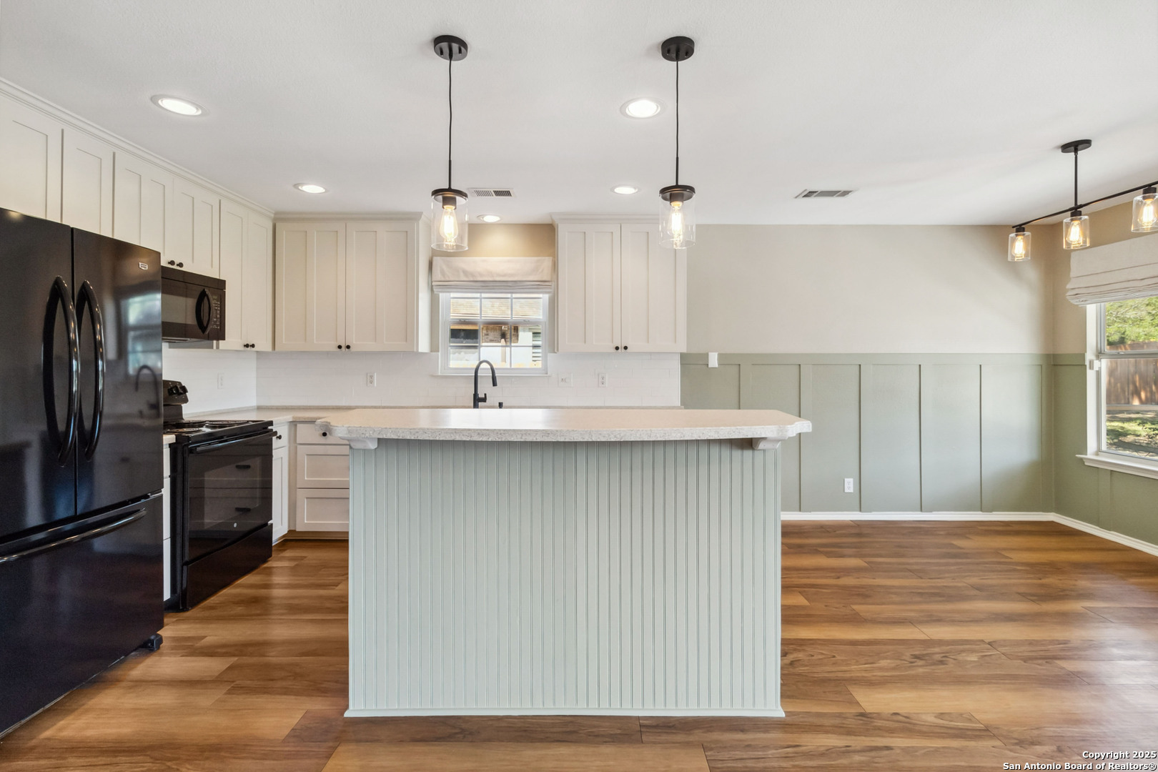 3528 Hamilton Pl
