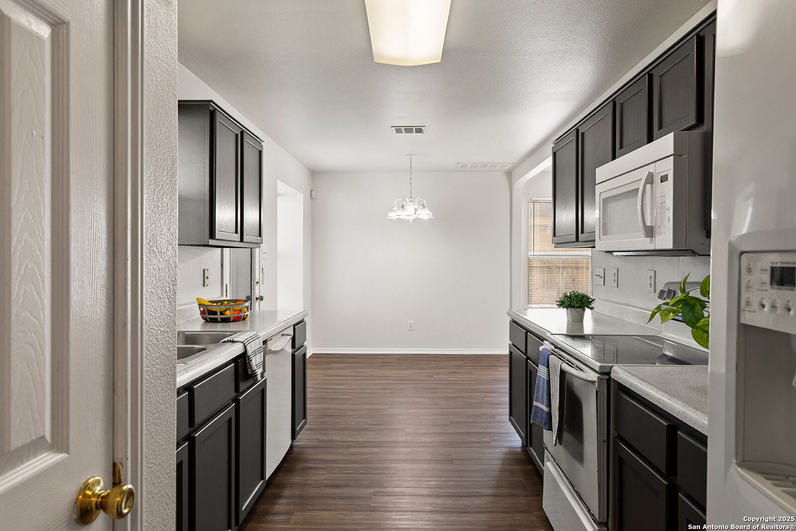 6523 Dancing Court