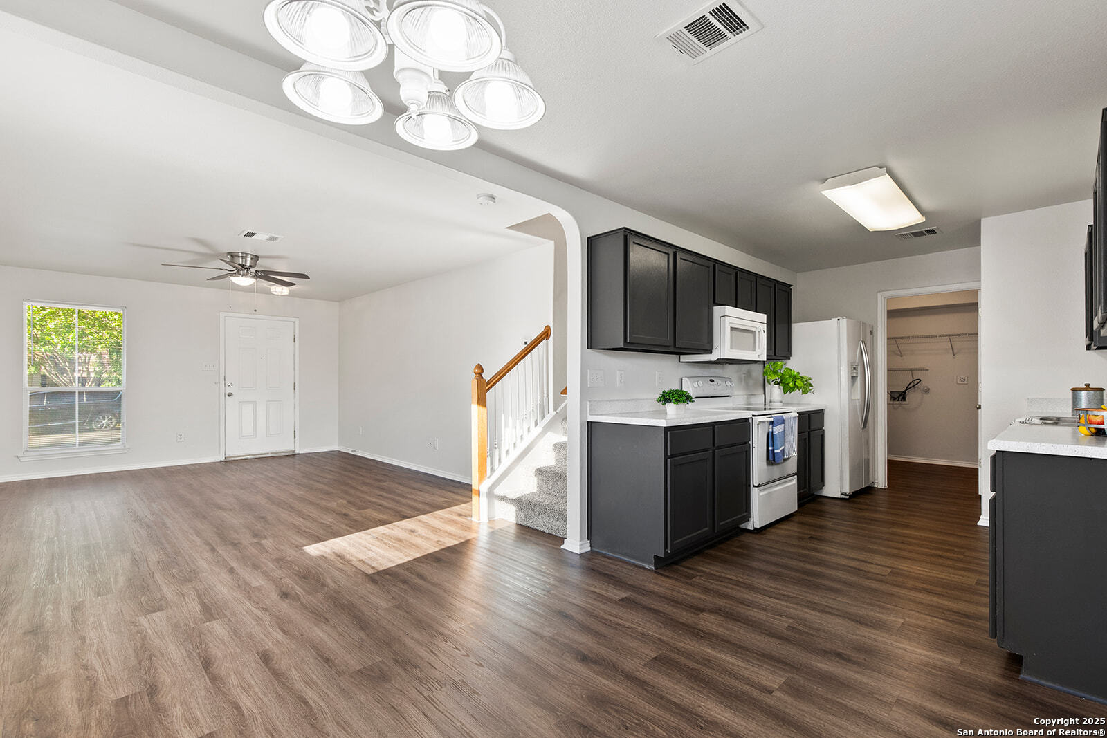 6523 Dancing Court