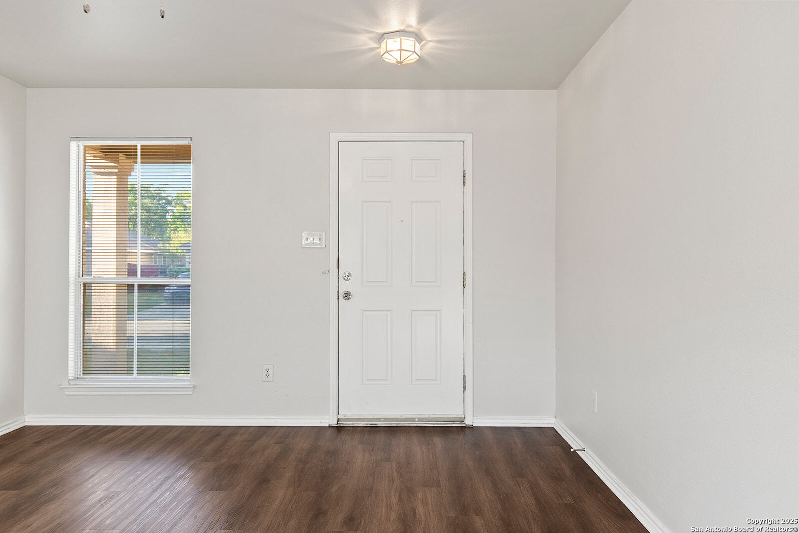 6523 Dancing Court