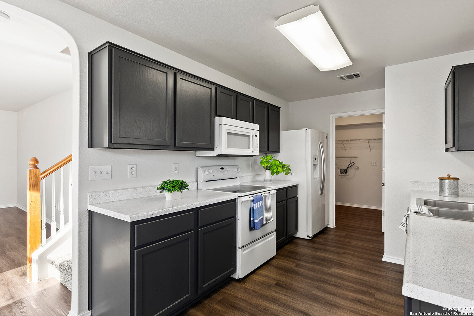 6523 Dancing Court