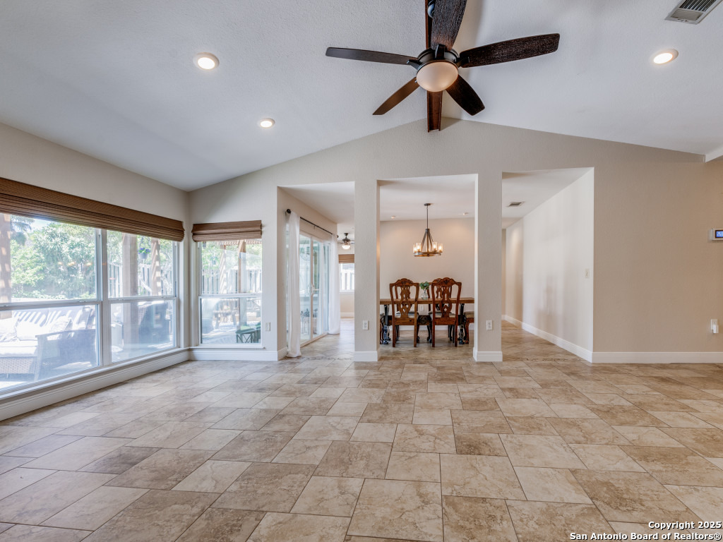 6231 Fox Creek