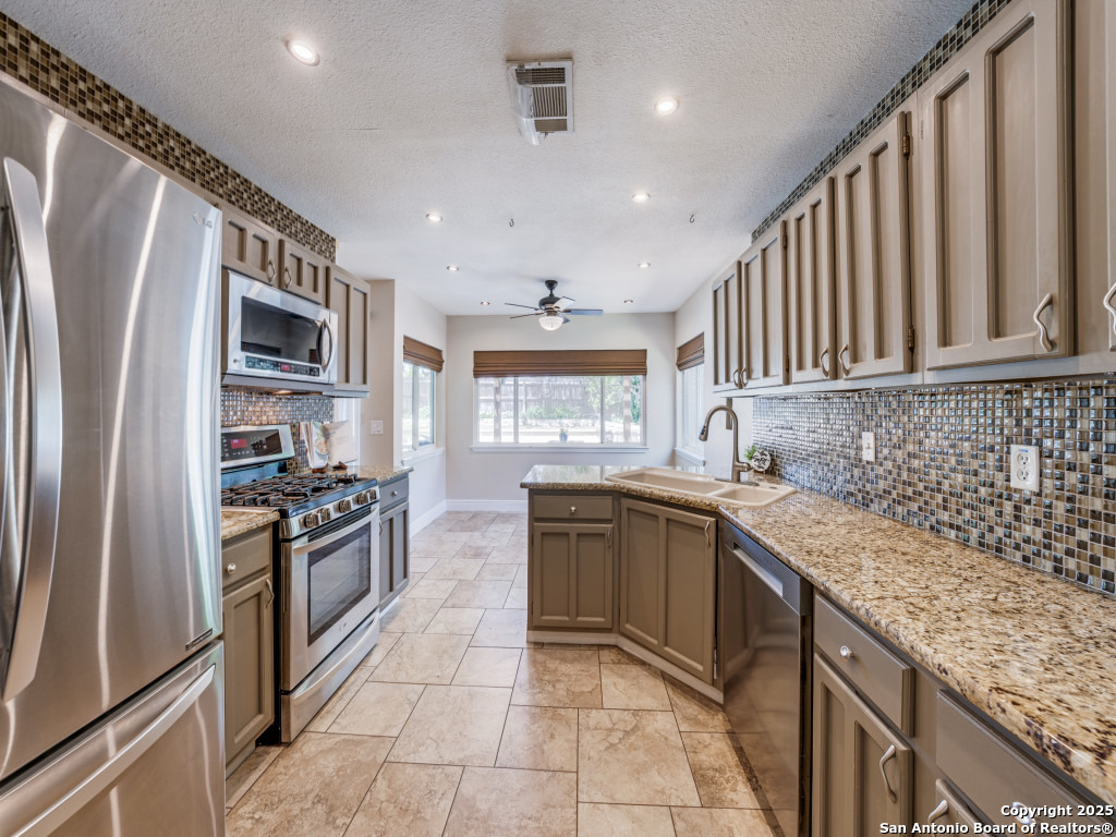 6231 Fox Creek