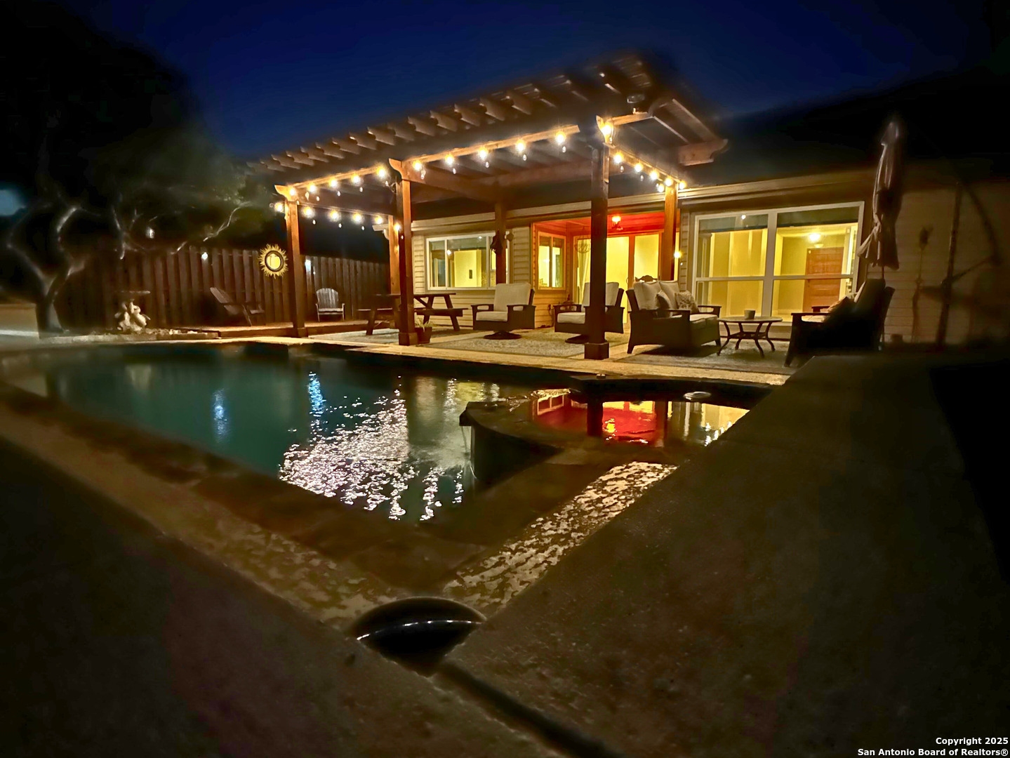 6231 Fox Creek