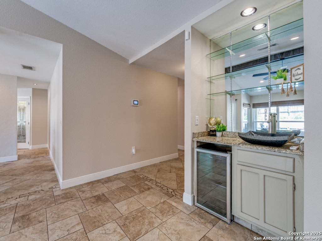 6231 Fox Creek