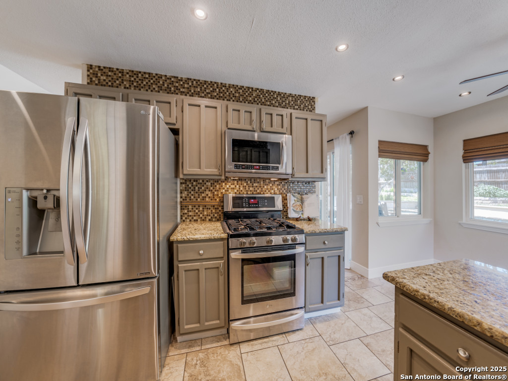 6231 Fox Creek