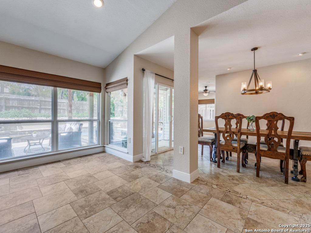 6231 Fox Creek